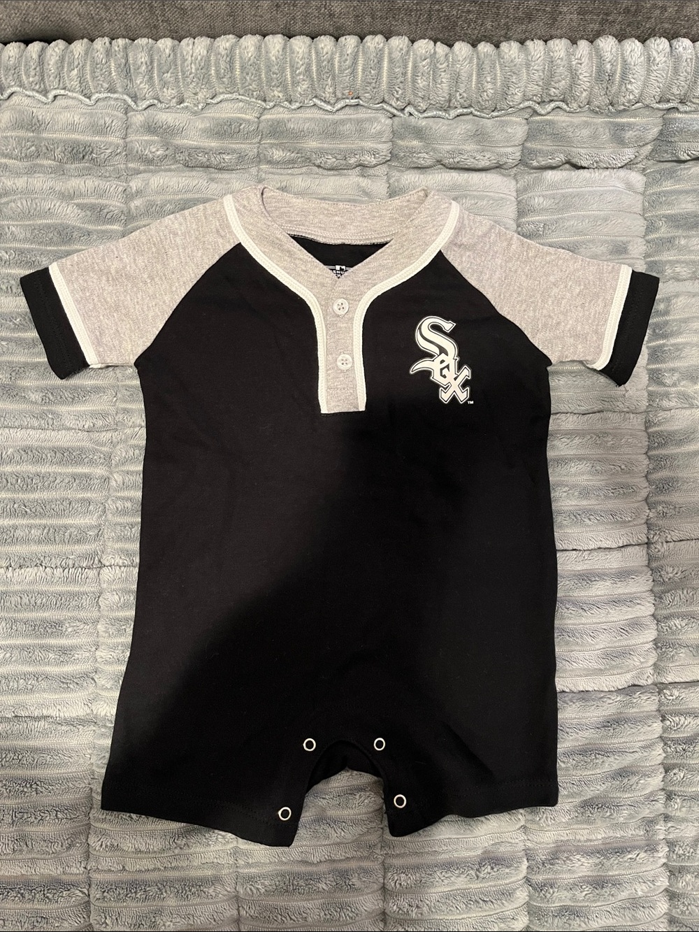 Brand new Baby One-Piece Romper in Black and Gray